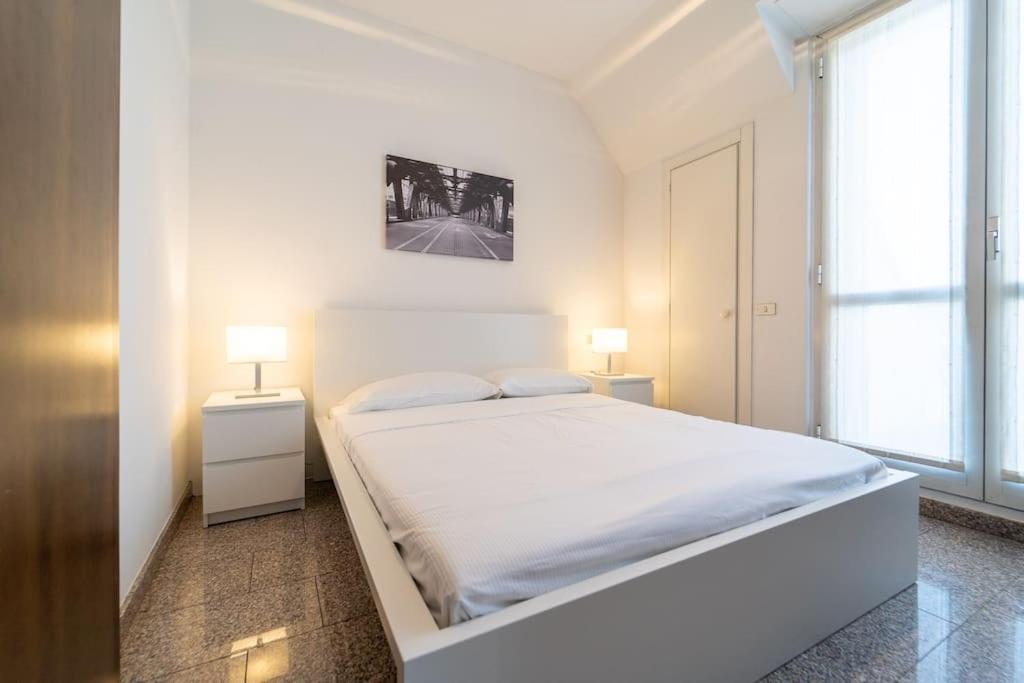 5 Giornate Apt Con Terrazzo E Garage Privato Milão Exterior foto